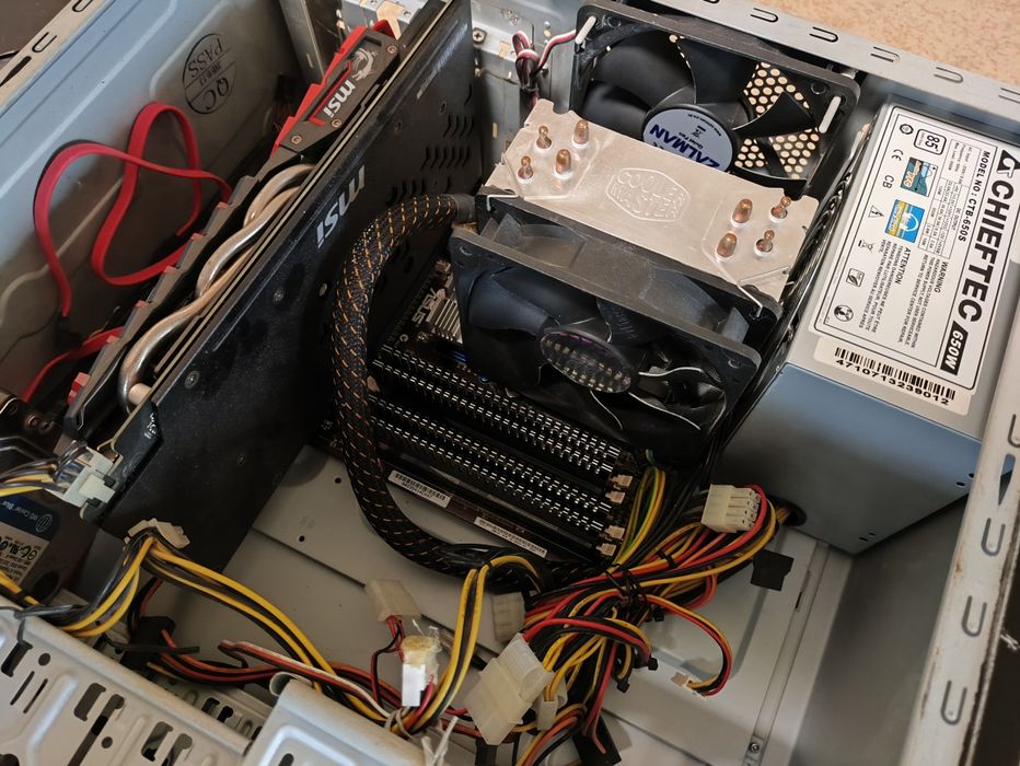 Комплектуючі до ПК