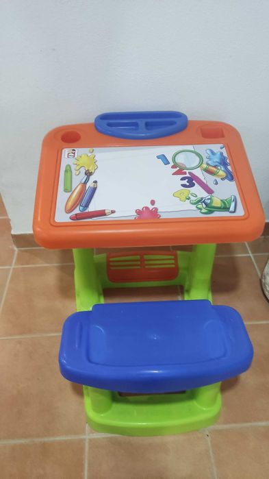 Mesa de brincar para criança