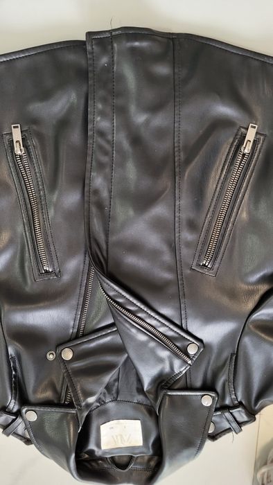 Куртка косуха ZARA зі штучної шкіри на дівчинку 7-8 років