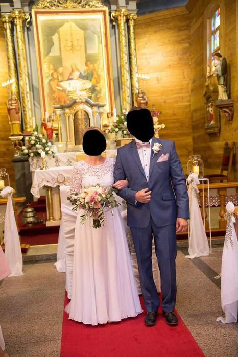 Suknia ślubna z koronki