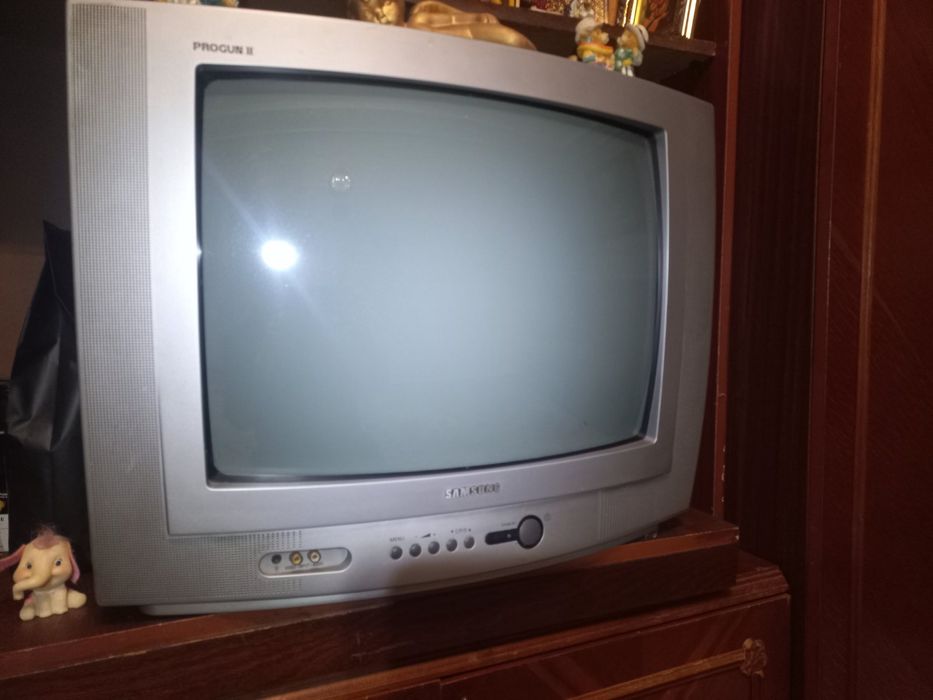 Продам телевизор