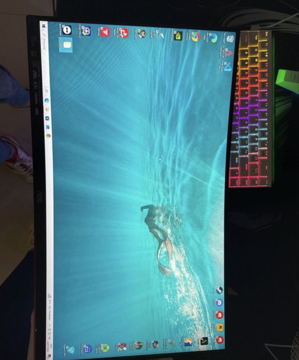 Monitor Curvo AOC Gaming C27G2ZE VA 27" FHD 16:9 240Hz