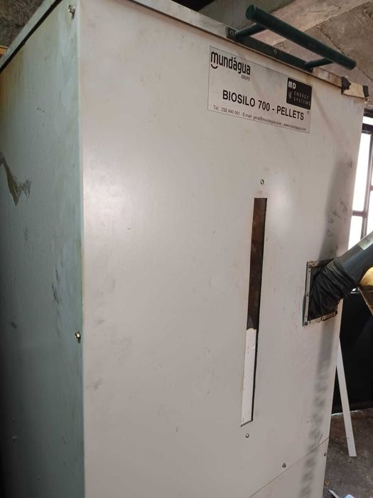 Caldeira a pellets 42.7 Kw para aquecimento central e AQS