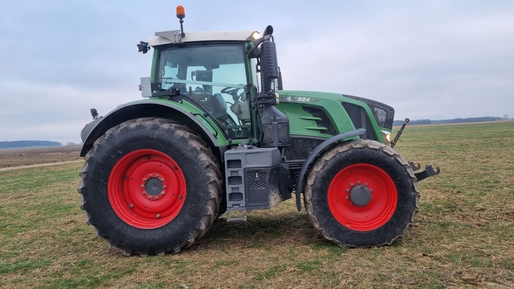 Fendt 824 vario S4 Profi PLUS