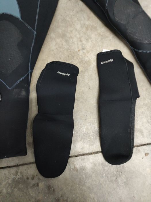 Conjunto Bodyboard com prancha, fato, pés de pato, meias e cordinha