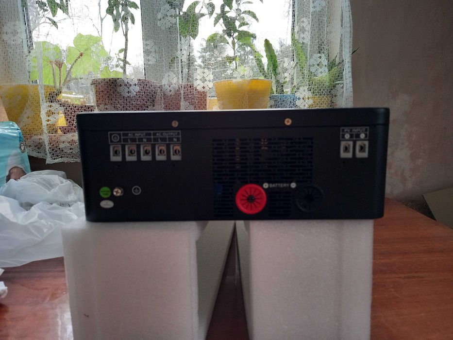 Гібридний сонячний інвертор  DATOUBOSS 7000va/6200 w.