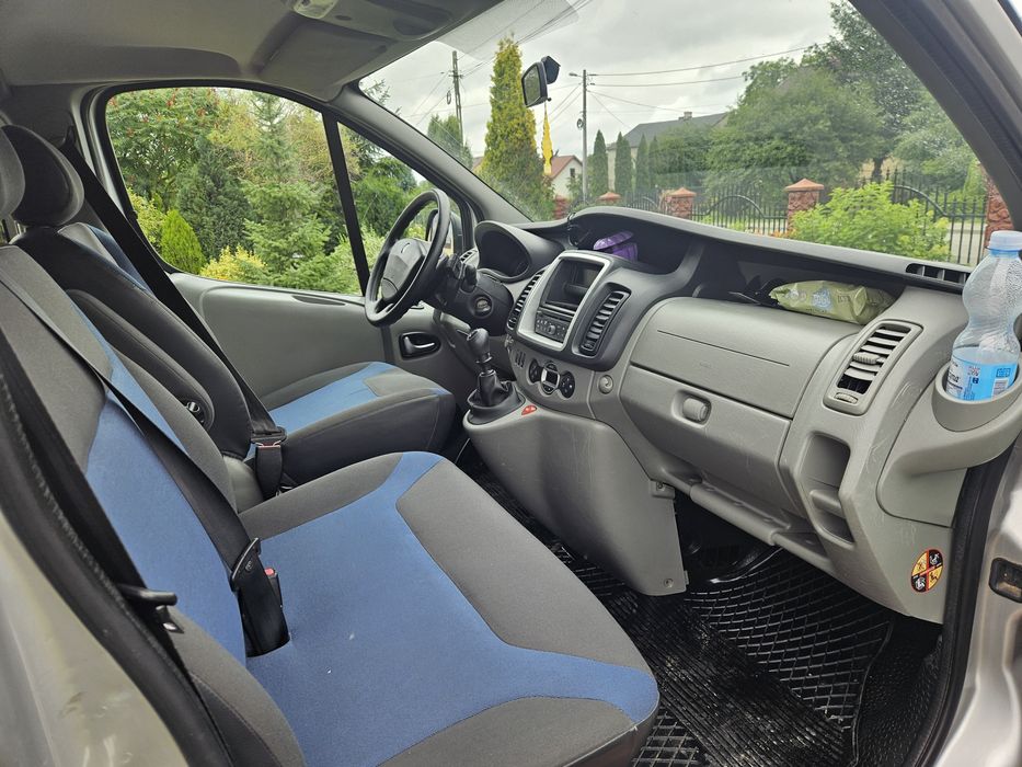 RenaultTrafic 9 osób