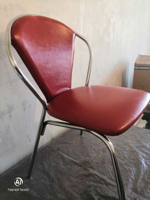 Железные стулья новые