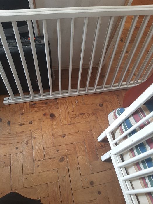 Cama  /  BERÇO  cor Branca para  Bebé