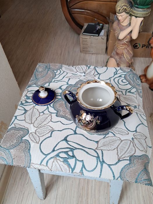 Цукерниця фарфорова