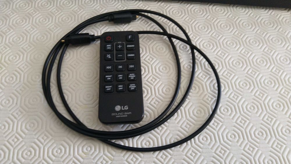 LG Sound Bar - Modelo SK1D