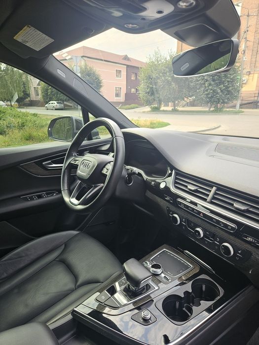 AUDI Q7 2017 Premium Plus
