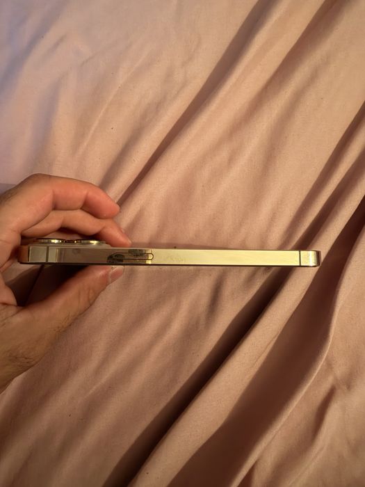 Iphone 13 pro dourado