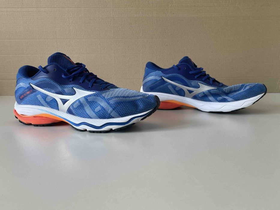 MIZUNO бігові 50р/32уст кросівки оригінал ідеал