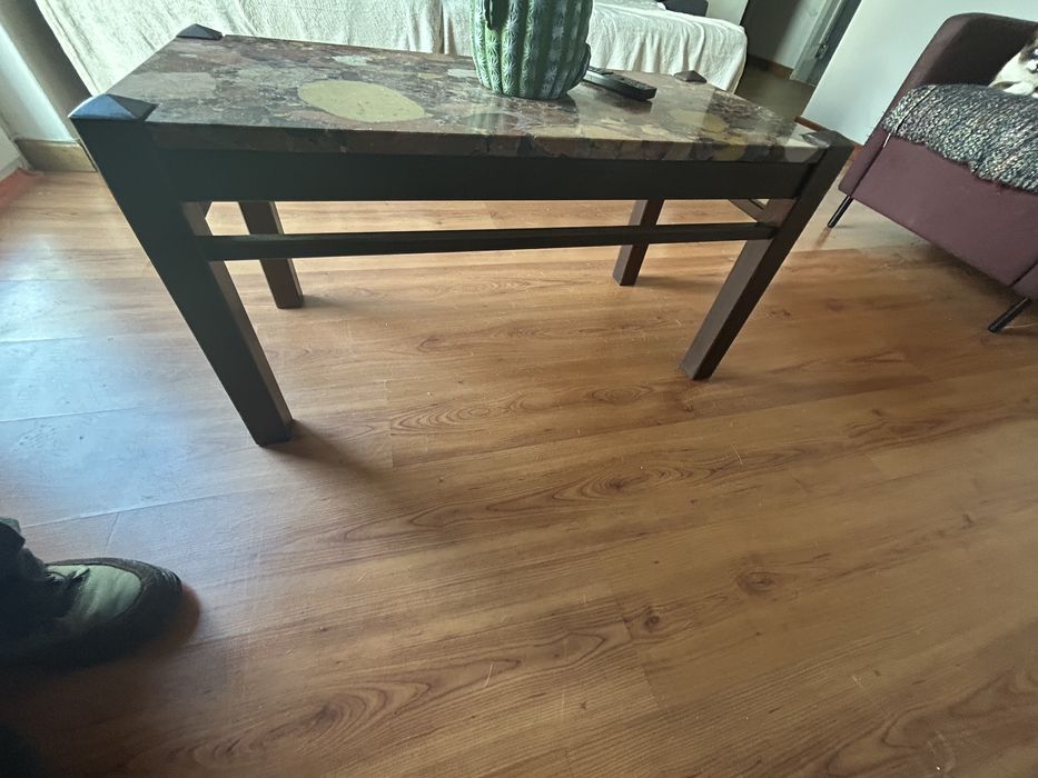 Mesa com pedra marmore