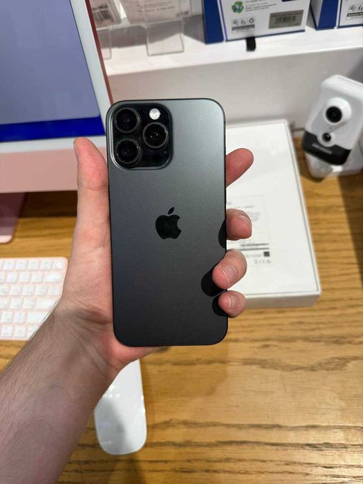Б/У iPhone 16 Pro Max 256GB Black Titanium - Оплата частинами