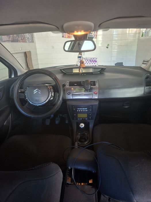 Citroën C4 1.6  .