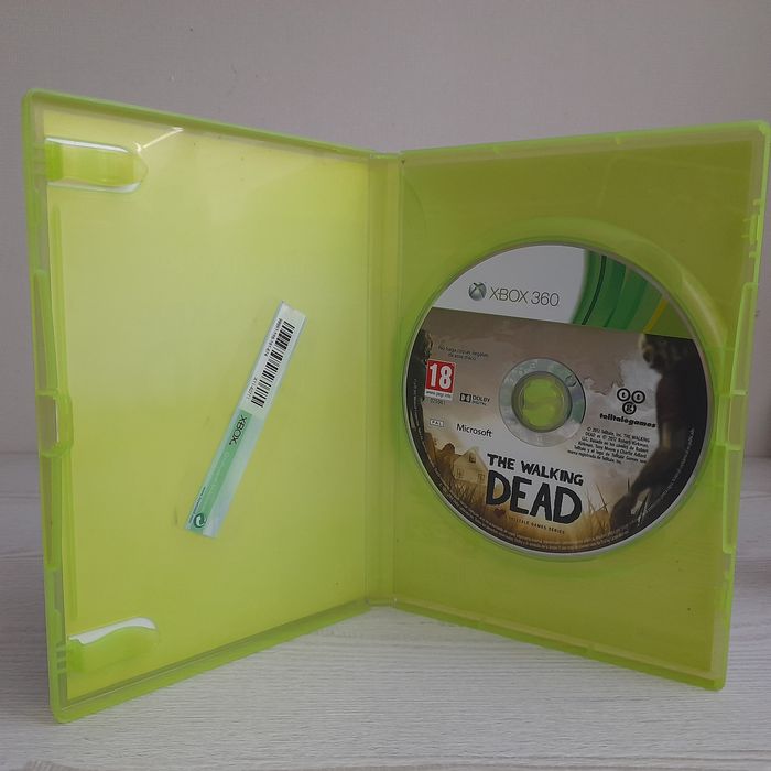Продам диск с игрой The walking dead на xbox 360