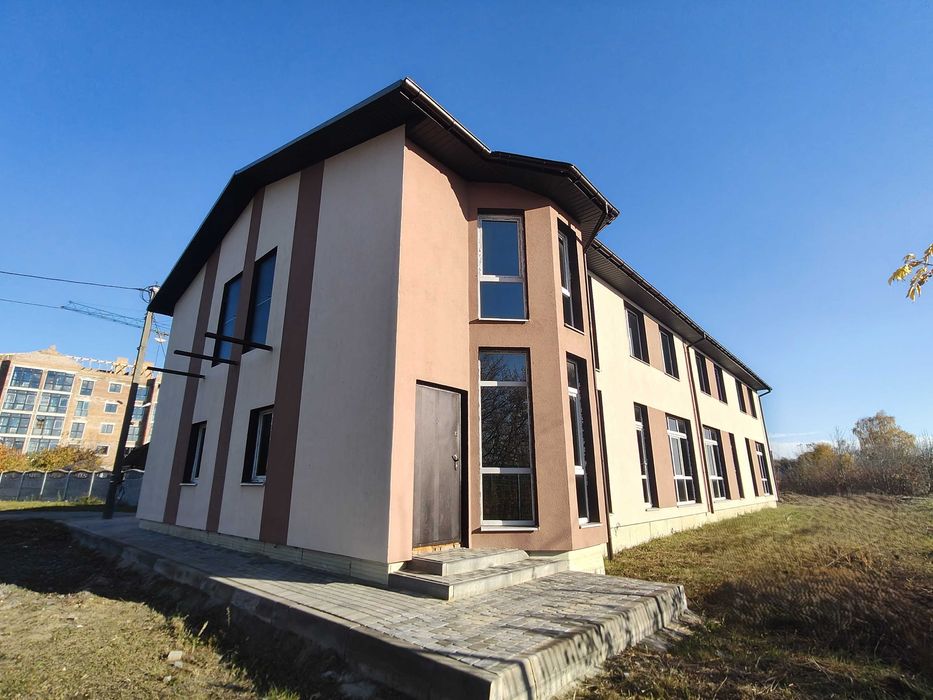 Котедж, таунхаус-здана в експлуатацію новобудова з ділянкою 650$/м кв