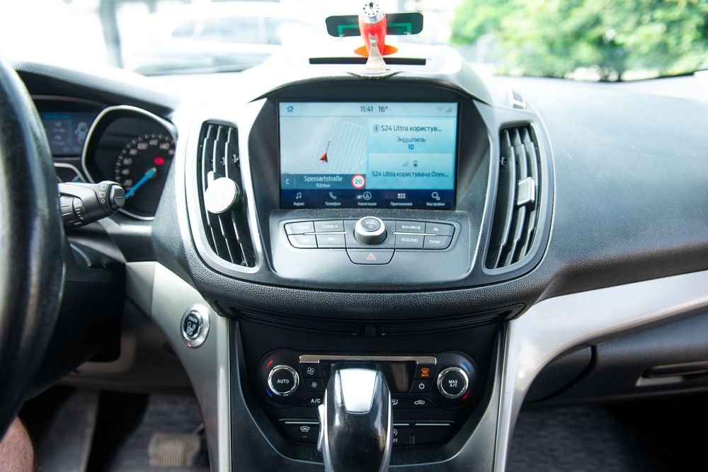 Ford Kuga 2015, дизель 2 л.