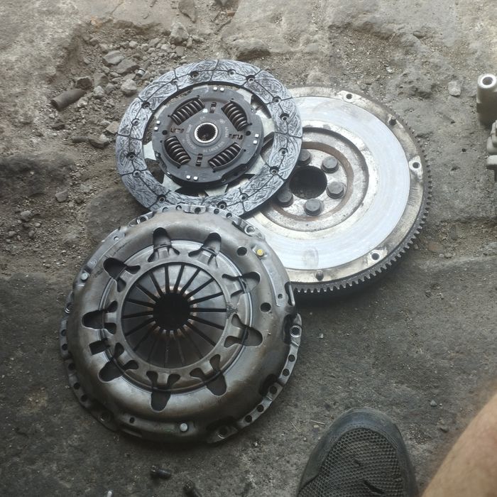 Volkswagen Golf seat skoda Audi kompletne sprzęgło 1.6 fsi LUK