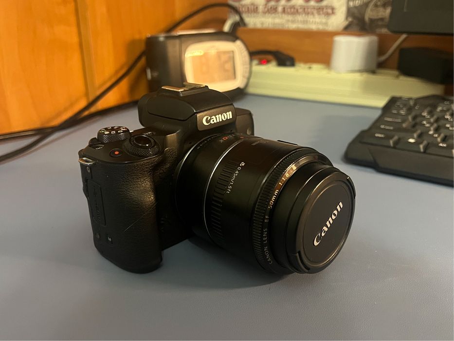 Canon m50 + Kit 15-45 + 50mm 1.8 -canon EF 50mm f/1.8
