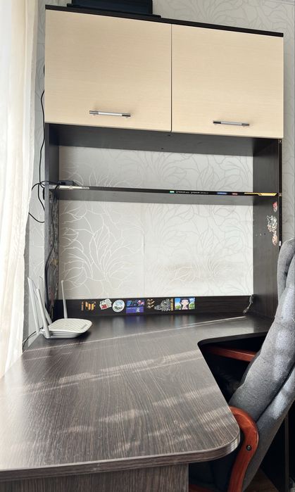 Стол письменный с полками угловой