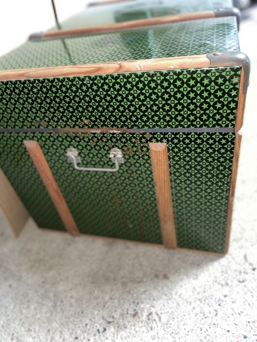 Bau de Madeira Antigo