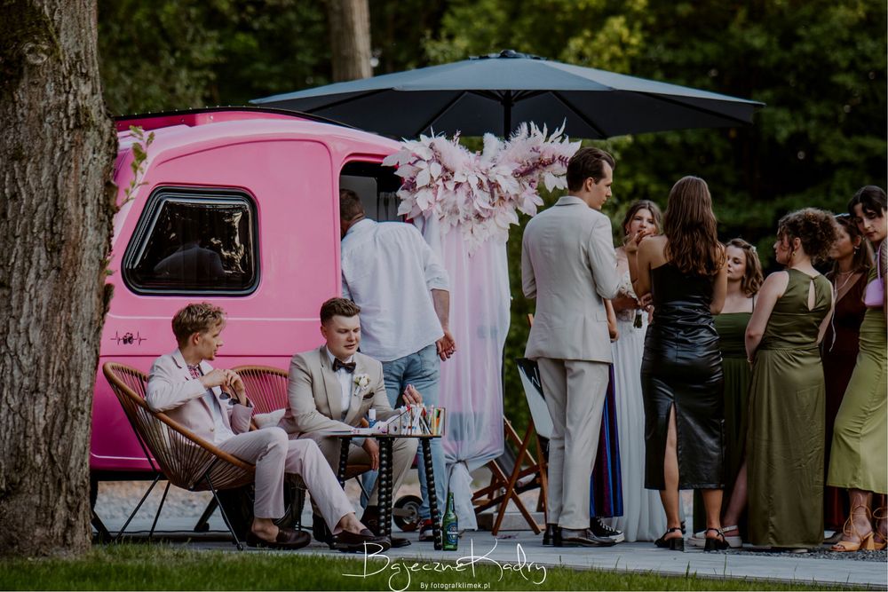 Fotoprzyczepa/Fotobudka/Fotobus/Telefon życzeń/Wesele/Urodziny