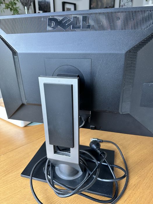 Monitor Dell p2210