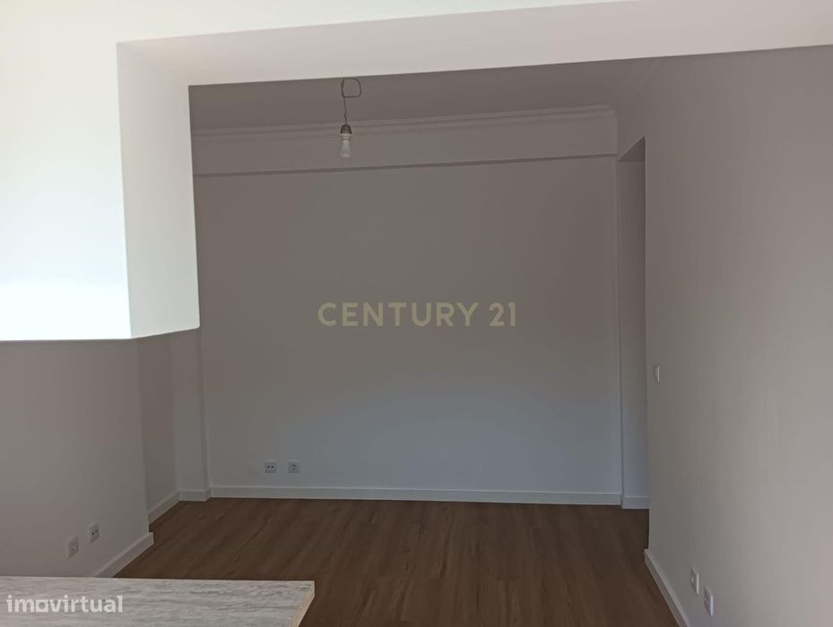 Apartamento T1 renovado – Amadora, Lisboa