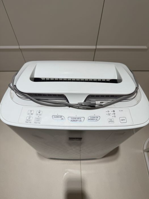 Oczyszczacz powietrza SHARP model KC-A60
