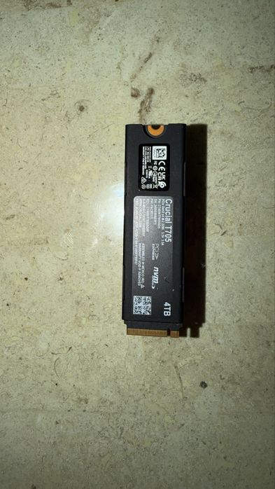 Crucial T705 4TB PCIe Gen5 c/ dissipador – como novo64284292042883124
