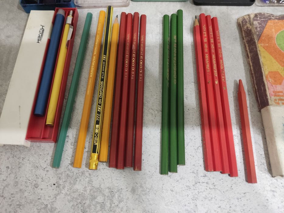 Карандаши, фломастеры,гуашь,краски,тушь  ссср