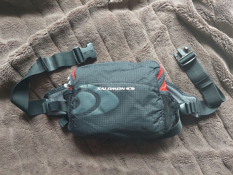 поясна сумка бананка фірми salomon оригінал 

Привезено із закордону в