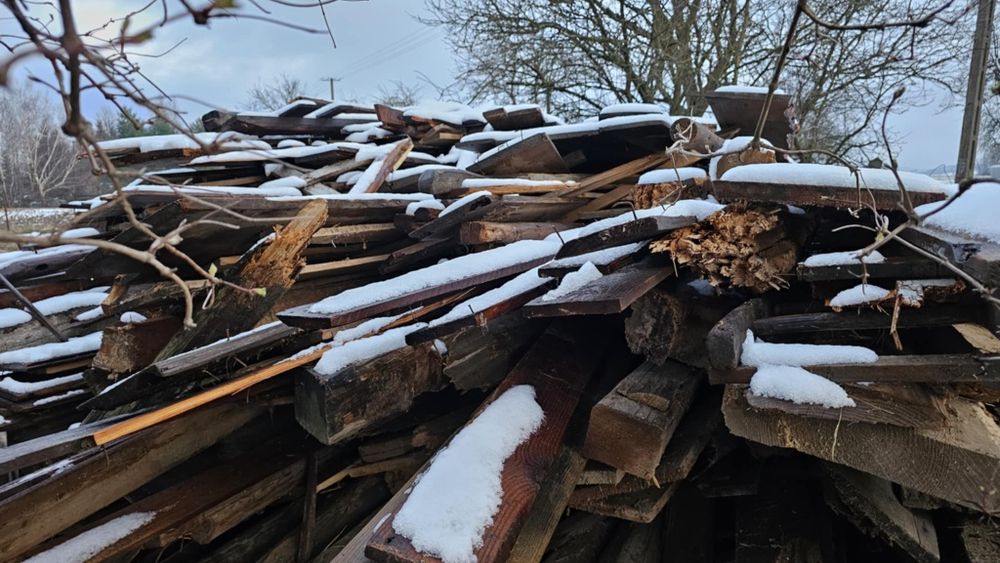 Drewno z rozbiórki stodoly