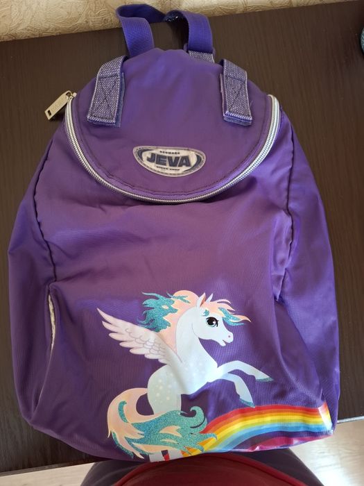 Дитячий рюкзак для дівчинки