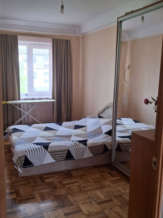 Терміново продам двокімнатну квартиру по вулиці Гоголя