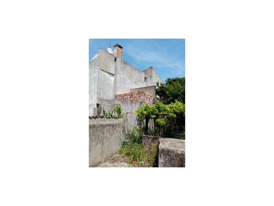 Prédio Urbano em Ruína com Projeto Aprovado para 3 Apartamentos | C...