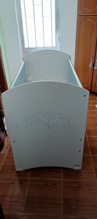 Cama de criança com colchão