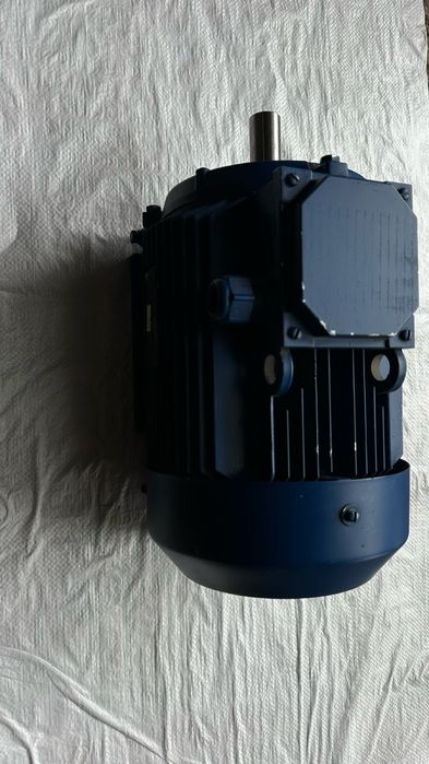 Електродвигун 2.2 кіловати