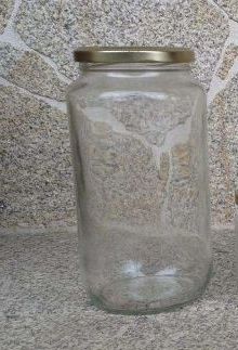 Several large 985 ml glass jars with lids (for 1.4 kg honey)64738268782594121