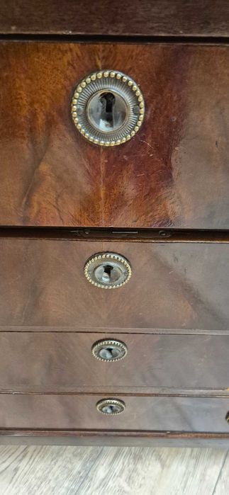 Komoda w stylu Empire (styl Cesarstwa) klasycyzm Francja mahoń kolumny