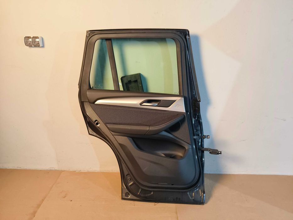 Задні ліві двері BMW X3 G01 в наявонсті