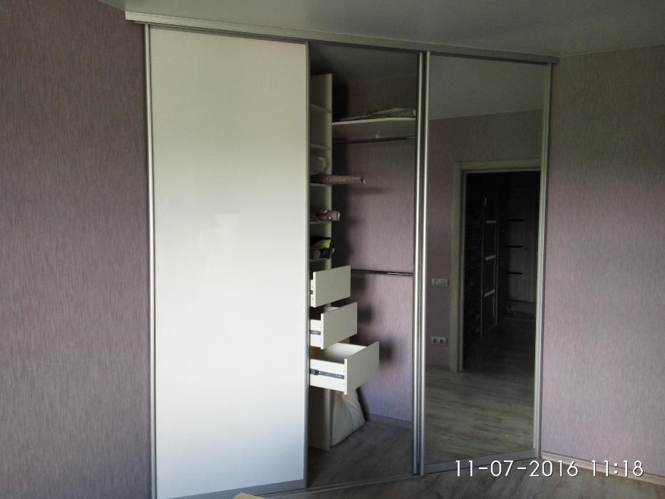 Шкаф купе угловой под заказ.