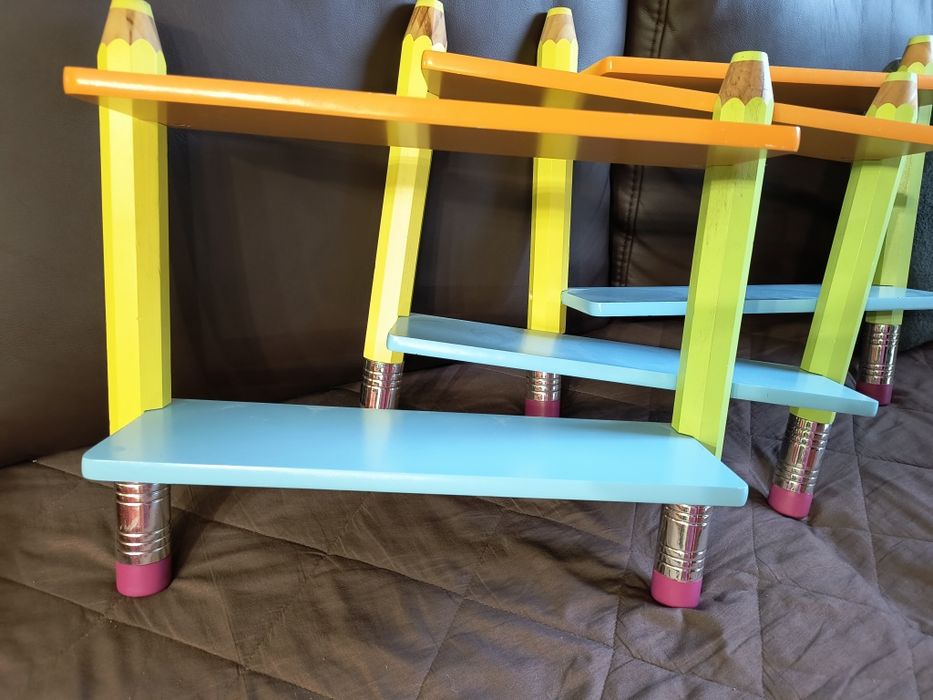 3 sztuki półek do dziecięcgo pokoju szer. 43 /wys. 40 /gł. 12