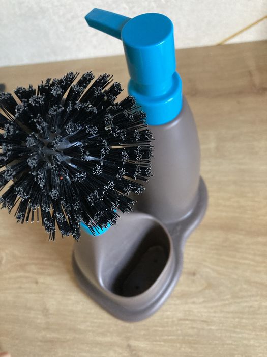 Dozownik na płyn do naczyń plus szczotka