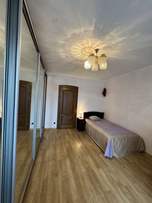 Перша здача ЖК Голосієво вул. Голосіївська 13А чотири кімнати 200м2