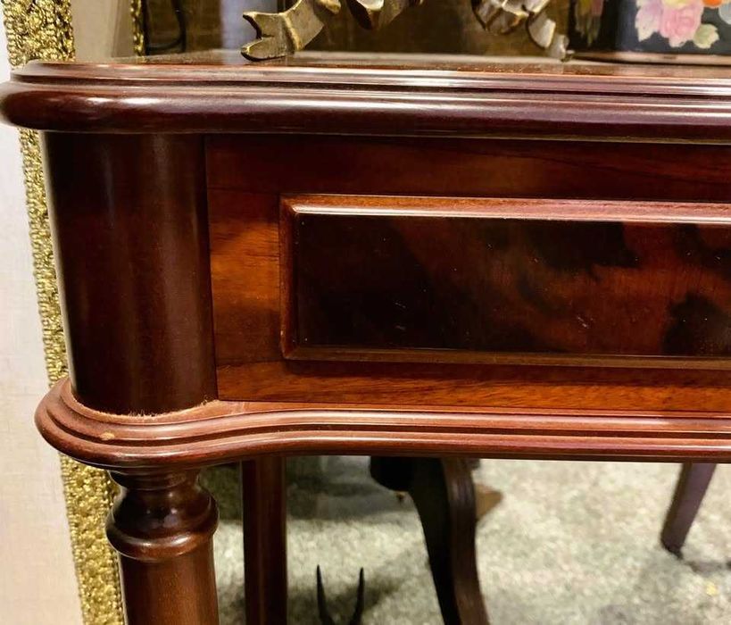 Mesa de apoio em Mogno