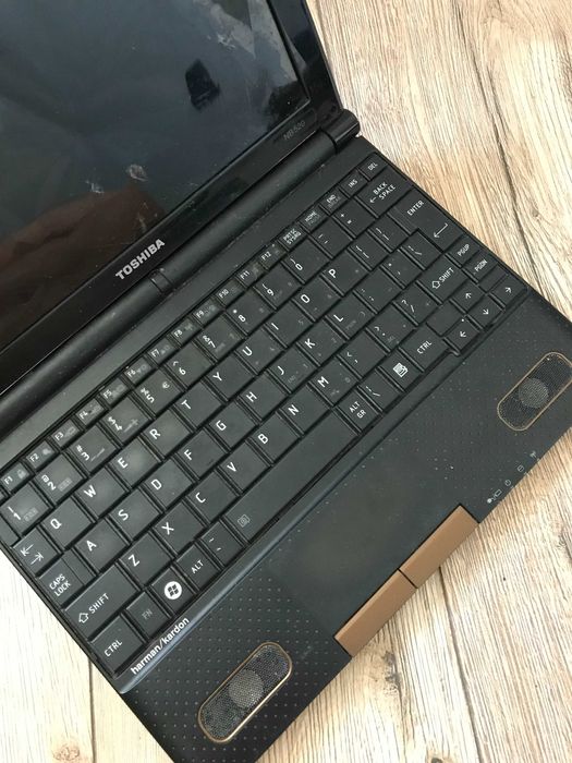 Laptop Toschiba NB500